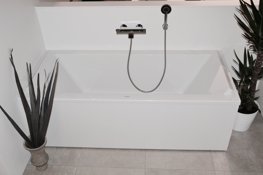 Strømberg badekar med frontpanel